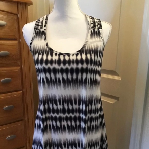 J. Valdi Swimsuit Coverup - Picture 4 of 9